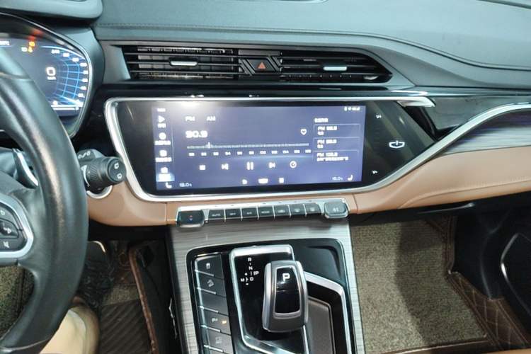 Used Geely Auto Emgrand X7 Sport 2021 1.8TD DCT Two-Wheel Drive Asian Games Comfort Edition Audio And AC Panel