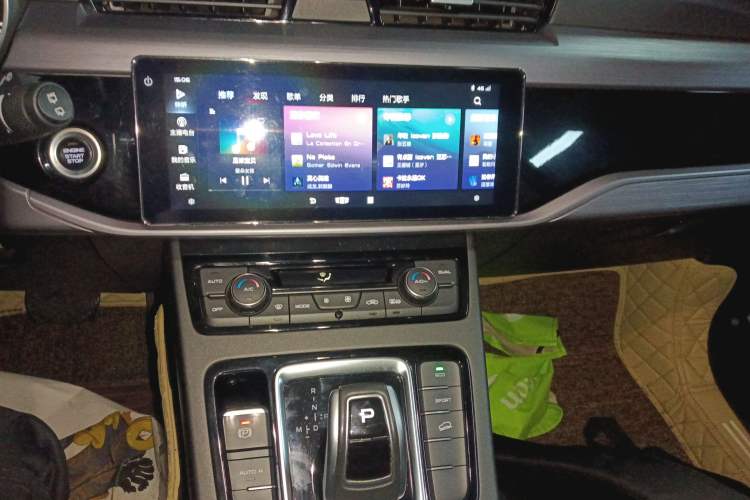 Used Geely Auto Emgrand X7 Sport 2021 Million Edition 1.8TD DCT Two-Wheel Drive Luxury Model Audio And AC Panel
