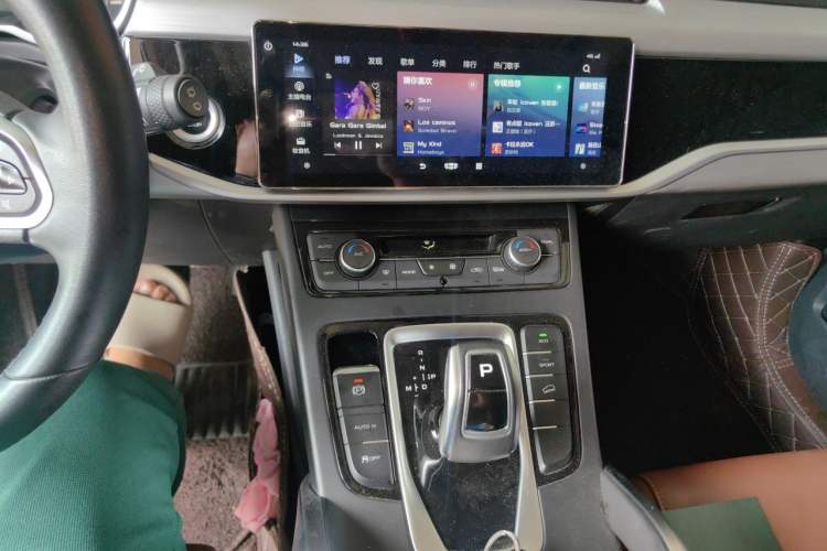 Used Geely Auto Emgrand X7 Sport 2021 1.8TD DCT Two-Wheel Drive Asian Games Edition Audio And AC Panel