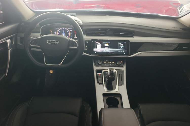 Used Geely Auto Emgrand X7 Sport 2021 Million Edition 1.8TD DCT Two-Wheel Drive Comfort Model Center Console