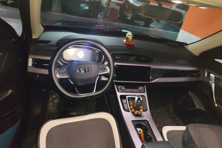 Used Geely Auto Emgrand X7 Sport 2021 Million Edition 1.8TD DCT Two-Wheel Drive Comfort Model Center Console