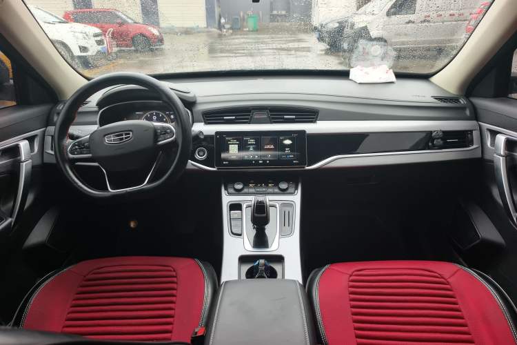 Used Geely Auto Emgrand X7 Sport 2021 Million Edition 1.8TD DCT Two-Wheel Drive Comfort Model Center Console