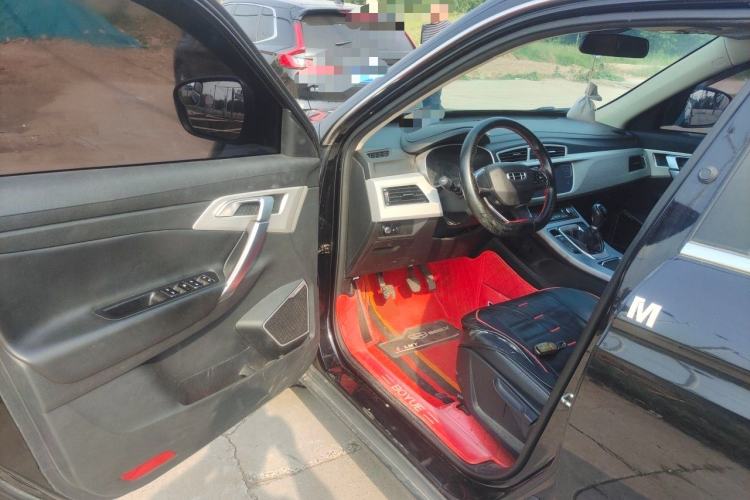 Used Geely Auto Emgrand X7 Sport 2021 Million Edition 1.8TD Manual Two-Wheel Drive Comfort Model Driver Seat