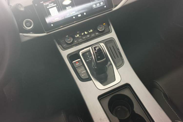 Used Geely Auto Emgrand X7 Sport 2021 Million Edition 1.8TD DCT Two-Wheel Drive Comfort Model Gear Lever