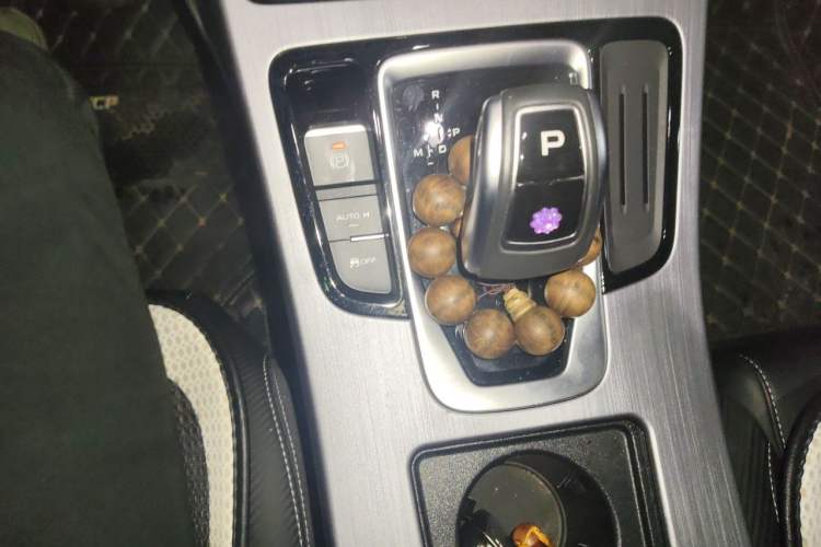 Used Geely Auto Emgrand X7 Sport 2021 Million Edition 1.8TD DCT Two-Wheel Drive Comfort Model Gear Lever