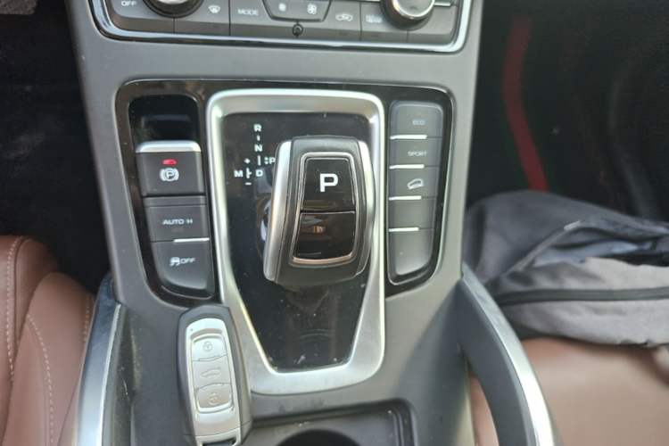 Used Geely Auto Emgrand X7 Sport 2021 1.8TD DCT Two-Wheel Drive Asian Games Edition Gear Lever