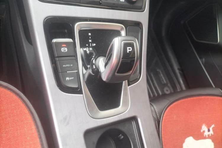 Used Geely Auto Emgrand X7 Sport 2021 Million Edition 1.8TD DCT Two-Wheel Drive Comfort Model Gear Lever