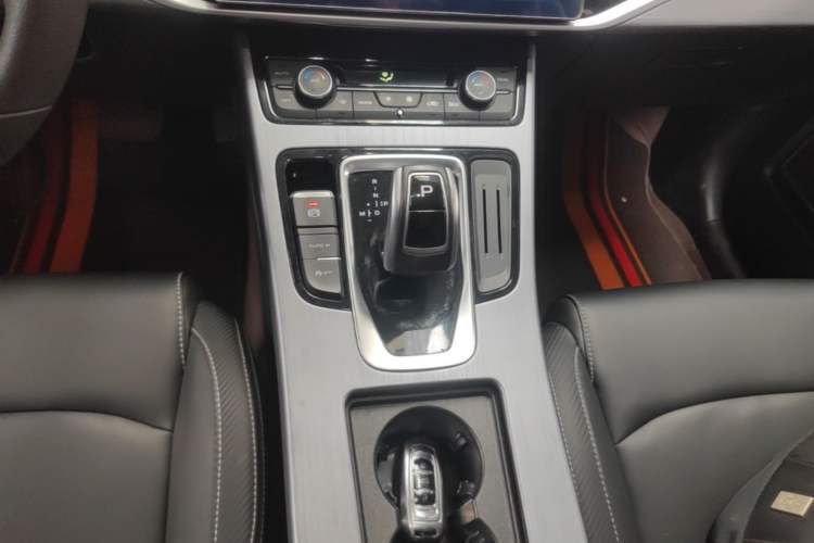 Used Geely Auto Emgrand X7 Sport 2021 Million Edition 1.8TD DCT Two-Wheel Drive Comfort Model Gear Lever