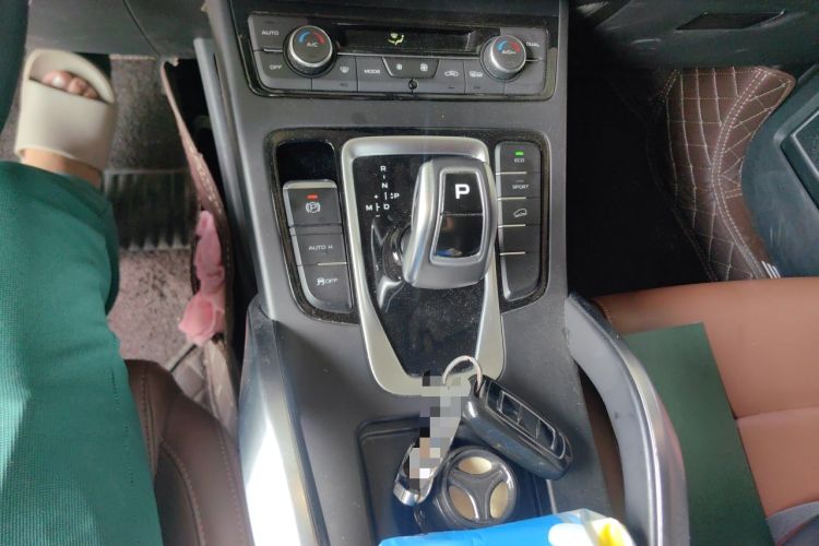 Used Geely Auto Emgrand X7 Sport 2021 1.8TD DCT Two-Wheel Drive Asian Games Edition Gear Lever