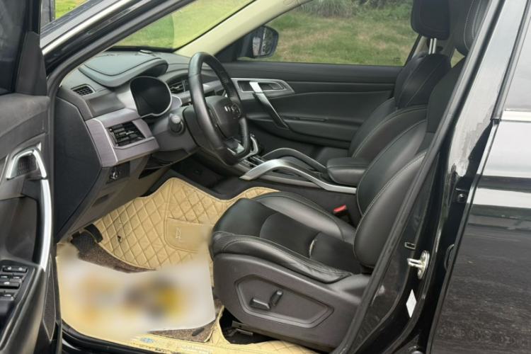 Used Geely Auto Emgrand X7 Sport 2021 Million Edition 1.8TD DCT Two-Wheel Drive Luxury Model Interior 2
