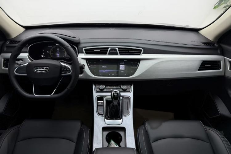 Used Geely Auto Emgrand X7 Sport 2021 Million Edition 1.8TD Manual Two-Wheel Drive Comfort Model Interior 2