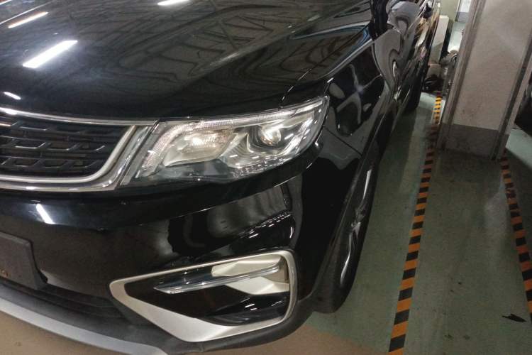 Used Geely Auto Emgrand X7 Sport 2021 Million Edition 1.8TD DCT Two-Wheel Drive Luxury Model Left Front Headlight