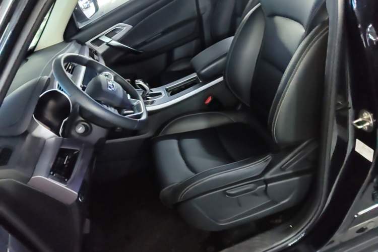 Used Geely Auto Emgrand X7 Sport 2021 Million Edition 1.8TD DCT Two-Wheel Drive Comfort Model Left Front Seat