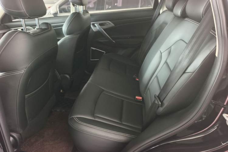 Used Geely Auto Emgrand X7 Sport 2021 Million Edition 1.8TD DCT Two-Wheel Drive Comfort Model Left Rear Seat
