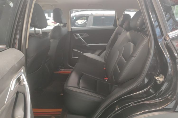 Used Geely Auto Emgrand X7 Sport 2021 Million Edition 1.8TD DCT Two-Wheel Drive Comfort Model Left Rear Seat