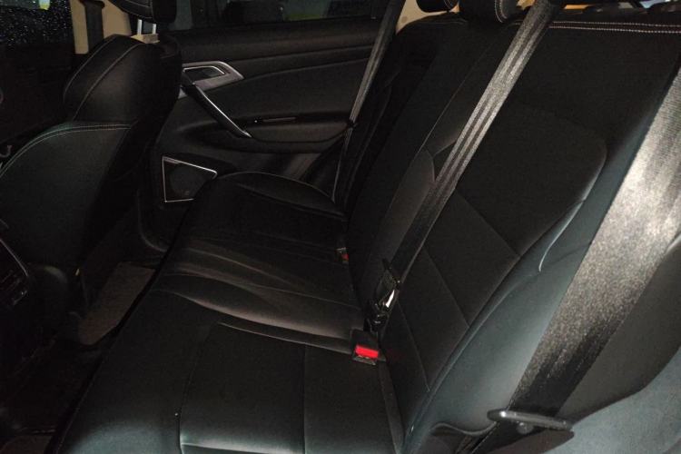 Used Geely Auto Emgrand X7 Sport 2021 Million Edition 1.8TD DCT Two-Wheel Drive Luxury Model Left Rear Seat