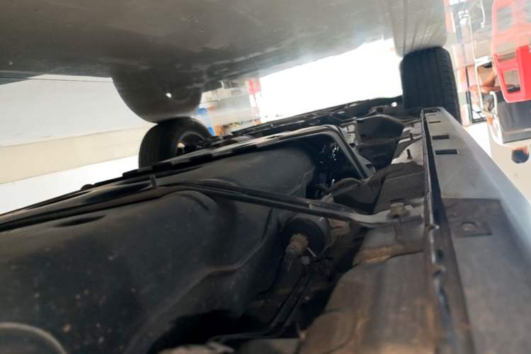 Used Geely Auto Emgrand X7 Sport 2021 1.8TD DCT Two-Wheel Drive Asian Games Edition Left Side Sill