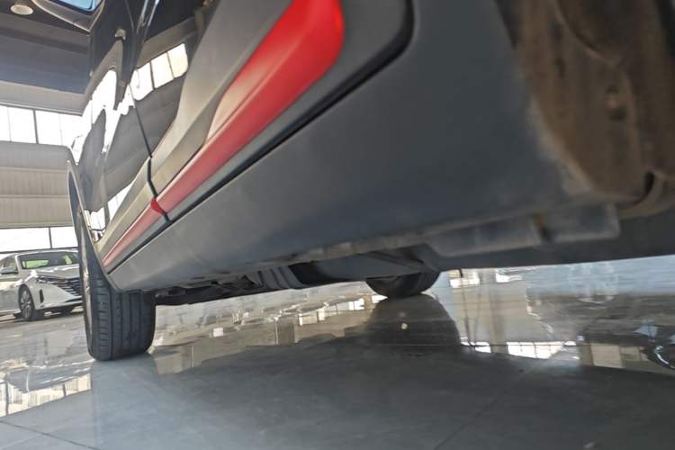 Used Geely Auto Emgrand X7 Sport 2021 1.8TD DCT Two-Wheel Drive Asian Games Comfort Edition Left Side Sill