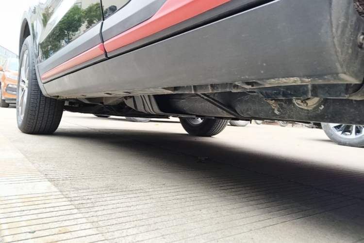 Used Geely Auto Emgrand X7 Sport 2021 1.8TD DCT Two-Wheel Drive Asian Games Edition Left Side Sill