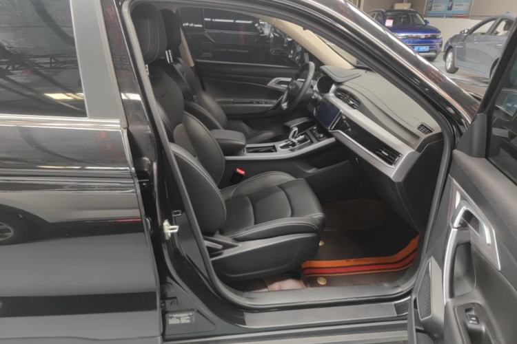 Used Geely Auto Emgrand X7 Sport 2021 Million Edition 1.8TD DCT Two-Wheel Drive Comfort Model Right Front Seat