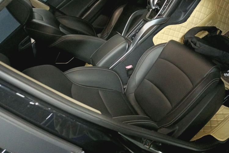 Used Geely Auto Emgrand X7 Sport 2021 Million Edition 1.8TD DCT Two-Wheel Drive Luxury Model Right Front Seat