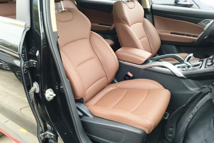 Used Geely Auto Emgrand X7 Sport 2021 1.8TD DCT Two-Wheel Drive Asian Games Edition Right Front Seat
