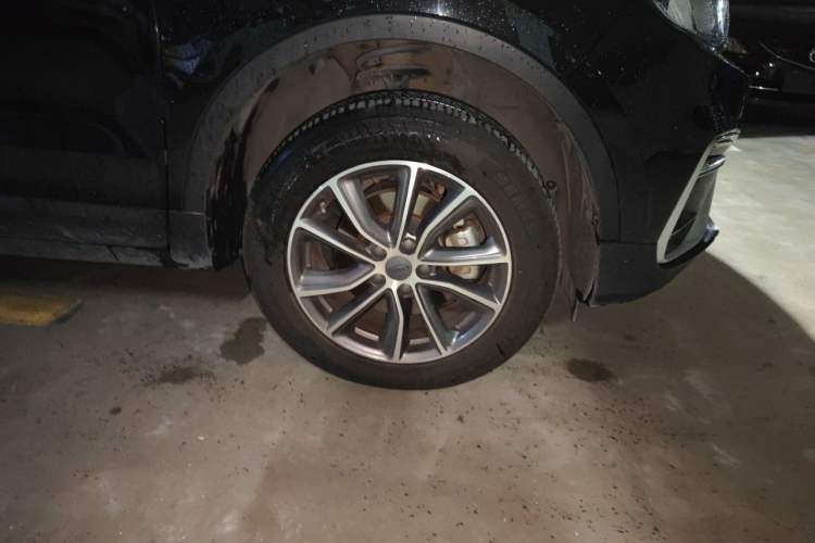 Used Geely Auto Emgrand X7 Sport 2021 Million Edition 1.8TD DCT Two-Wheel Drive Luxury Model Right Front Wheel Hub
