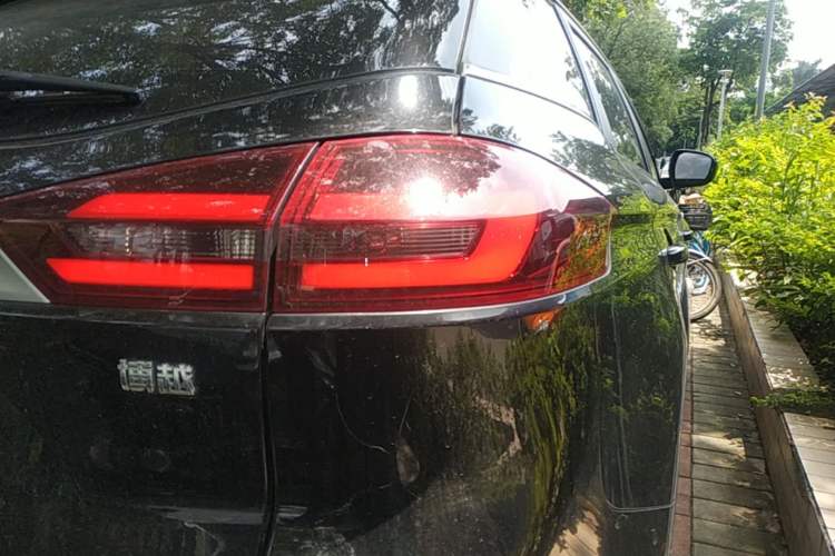 Used Geely Auto Emgrand X7 Sport 2021 Million Edition 1.8TD DCT Two-Wheel Drive Comfort Model Right Rear Taillight