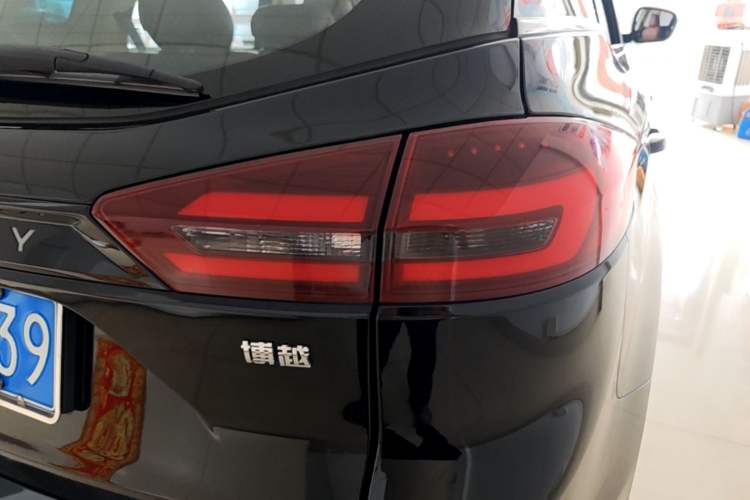 Used Geely Auto Emgrand X7 Sport 2021 1.8TD DCT Two-Wheel Drive Asian Games Edition Right Rear Taillight