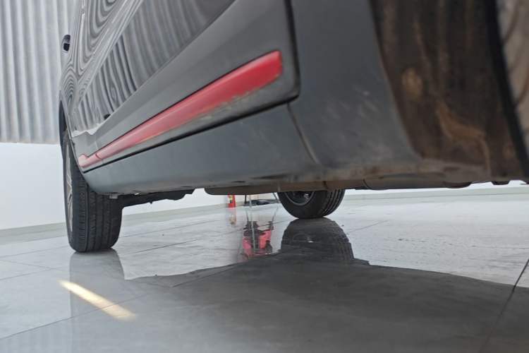 Used Geely Auto Emgrand X7 Sport 2021 1.8TD DCT Two-Wheel Drive Asian Games Comfort Edition Right Side Sill