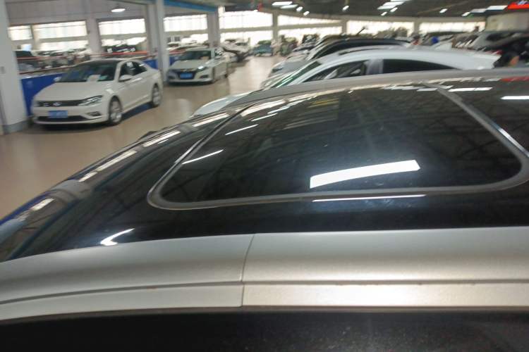 Used Geely Auto Emgrand X7 Sport 2021 Million Edition 1.8TD DCT Two-Wheel Drive Luxury Model Roof