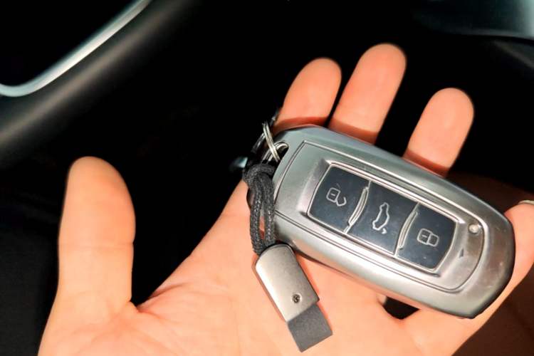 Used Geely Auto Emgrand X7 Sport 2021 1.8TD DCT Two-Wheel Drive Asian Games Edition Vehicle Key