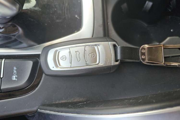 Used Geely Auto Emgrand X7 Sport 2021 1.8TD DCT Two-Wheel Drive Asian Games Edition Vehicle Key