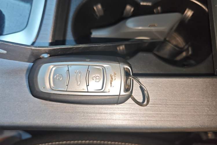 Used Geely Auto Emgrand X7 Sport 2021 1.8TD DCT Two-Wheel Drive Asian Games Comfort Edition Vehicle Key