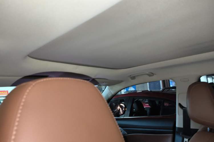 Used Geely Auto Emgrand X7 Sport 2021 1.8TD Manual Two-Wheel Drive Asian Games Edition Headliner