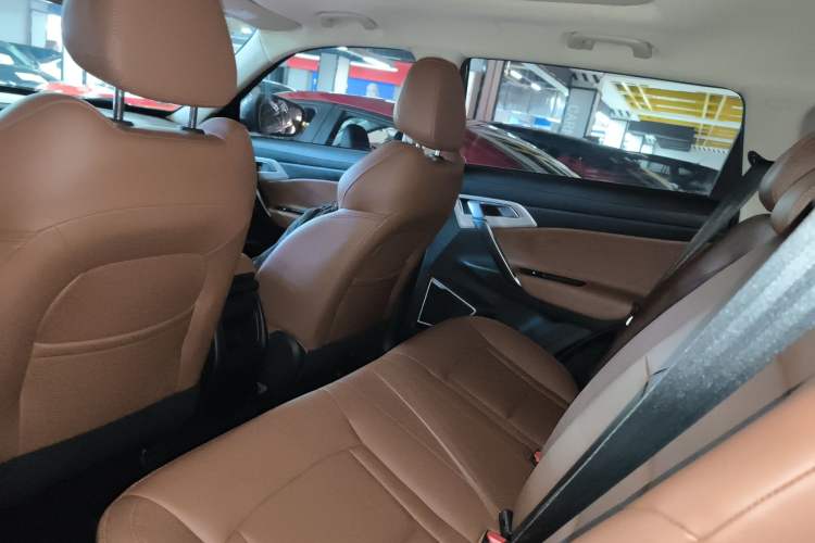 Used Geely Auto Emgrand X7 Sport 2021 1.8TD Manual Two-Wheel Drive Asian Games Edition Left Rear Seat