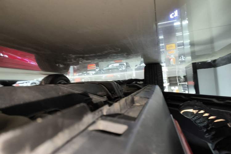 Used Geely Auto Emgrand X7 Sport 2021 1.8TD Manual Two-Wheel Drive Asian Games Edition Left Side Sill