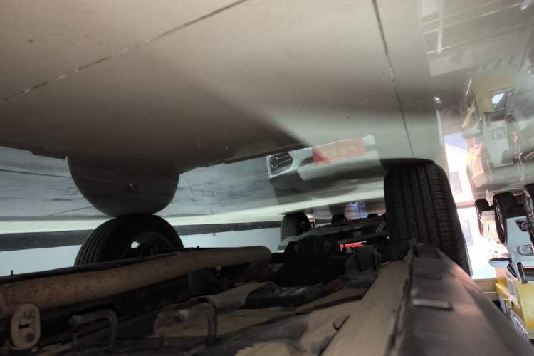 Used Geely Auto Emgrand X7 Sport 2021 1.8TD Manual Two-Wheel Drive Asian Games Edition Right Side Sill