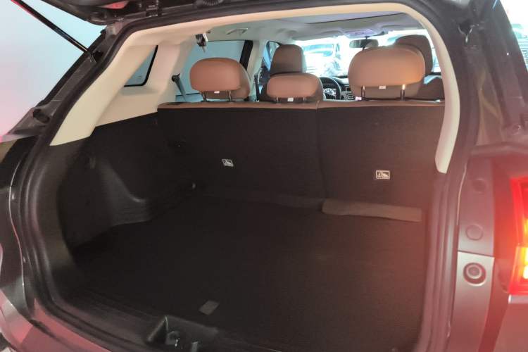 Used Geely Auto Emgrand X7 Sport 2021 1.8TD Manual Two-Wheel Drive Asian Games Edition Trunk