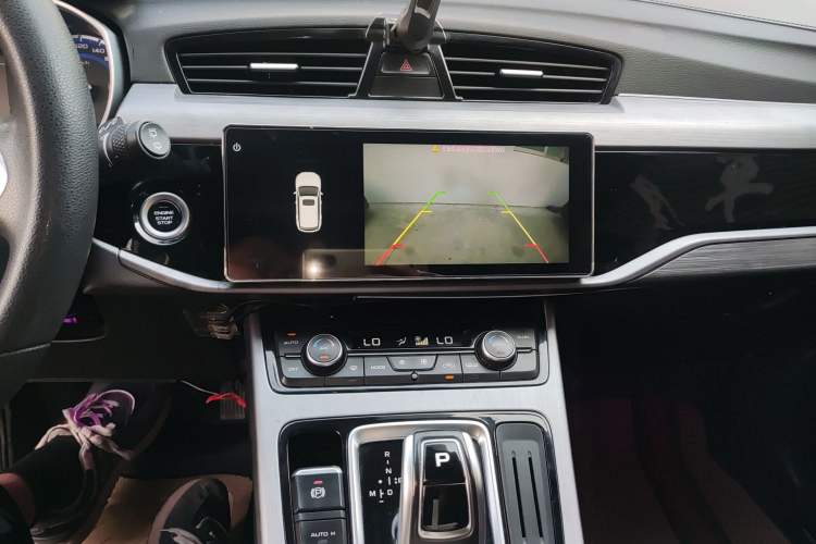 Used Geely Auto Emgrand X7 Sport 2021 Million Edition 1.8TD DCT Two-Wheel Drive Comfort Model Audio And AC Panel