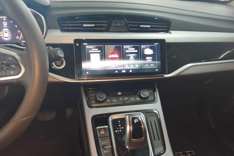 Used Geely Auto Emgrand X7 Sport 2021 1.8TD DCT Two-Wheel Drive Asian Games Comfort Edition Audio And AC Panel