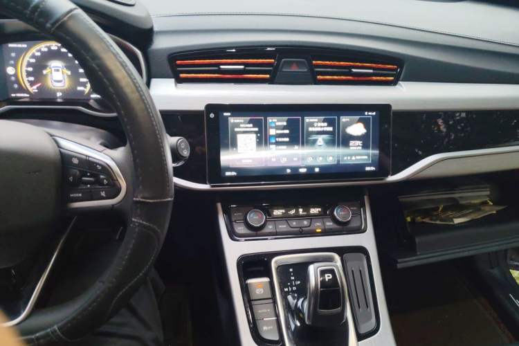 Used Geely Auto Emgrand X7 Sport 2021 Million Edition 1.8TD DCT Two-Wheel Drive Comfort Model Audio And AC Panel