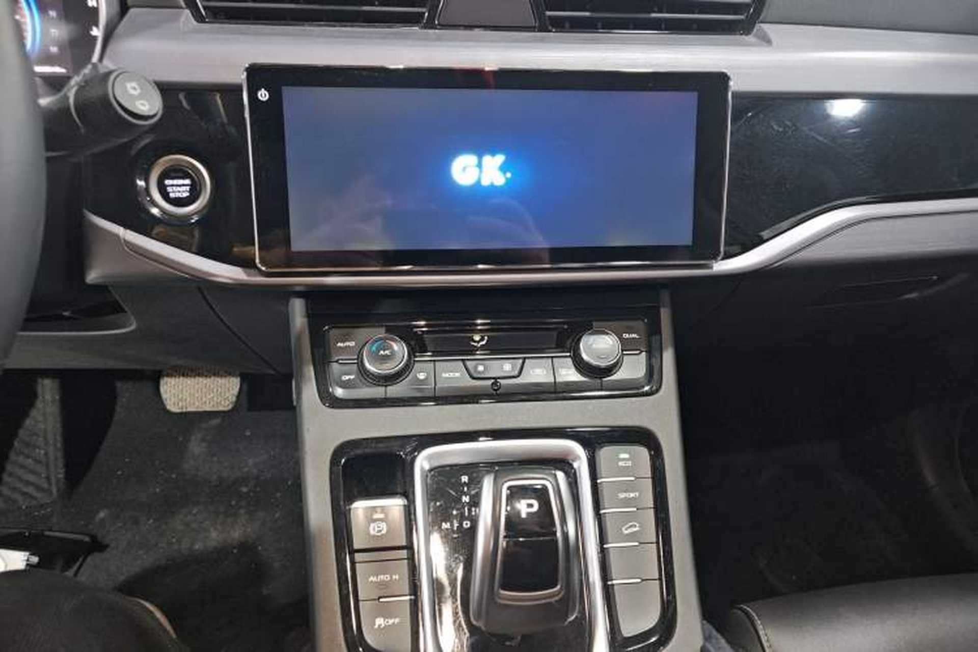 Used Geely Auto Emgrand X7 Sport 2021 Million Edition 1.8TD DCT Two-Wheel Drive Luxury Model Audio And AC Panel