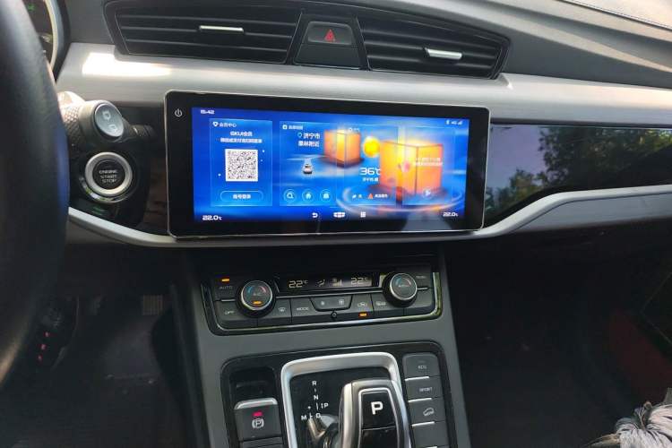 Used Geely Auto Emgrand X7 Sport 2021 Million Edition 1.8TD DCT Two-Wheel Drive Luxury Model Audio And AC Panel
