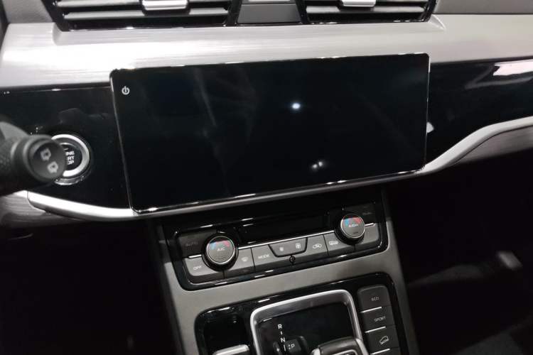 Used Geely Auto Emgrand X7 Sport 2021 1.8TD DCT Two-Wheel Drive Asian Games Edition Audio And AC Panel