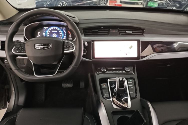 Used Geely Auto Emgrand X7 Sport 2021 Million Edition 1.8TD DCT Two-Wheel Drive Luxury Model Center Console