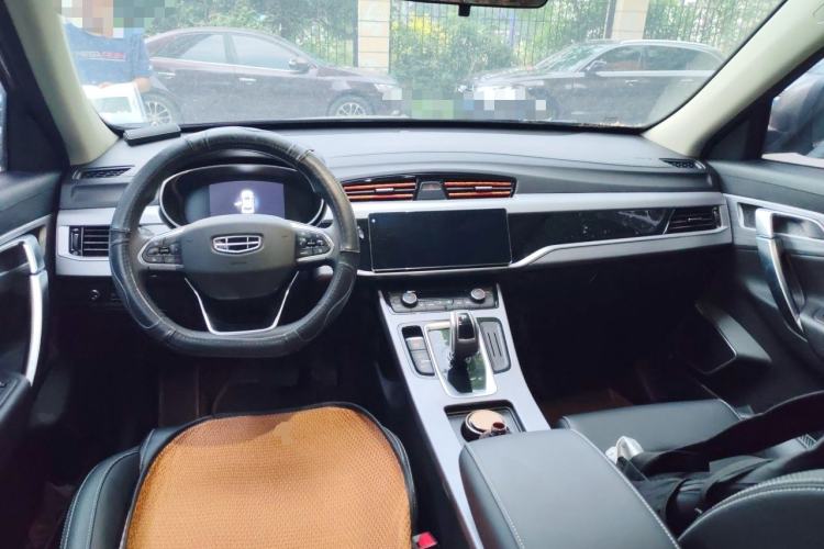 Used Geely Auto Emgrand X7 Sport 2021 Million Edition 1.8TD DCT Two-Wheel Drive Comfort Model Center Console