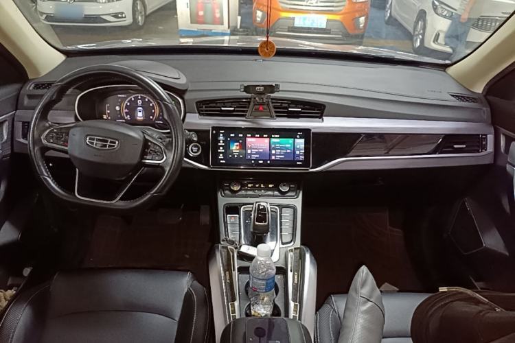 Used Geely Auto Emgrand X7 Sport 2021 Million Edition 1.8TD DCT Two-Wheel Drive Luxury Model Center Console
