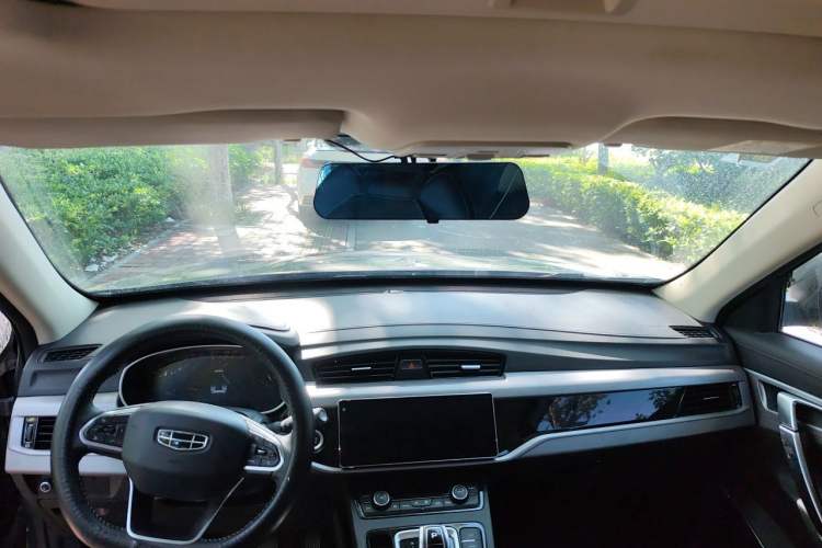 Used Geely Auto Emgrand X7 Sport 2021 Million Edition 1.8TD DCT Two-Wheel Drive Luxury Model Center Console
