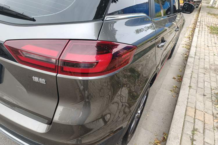 Used Geely Auto Emgrand X7 Sport 2021 1.8TD DCT Two-Wheel Drive Asian Games Edition Exterior 3